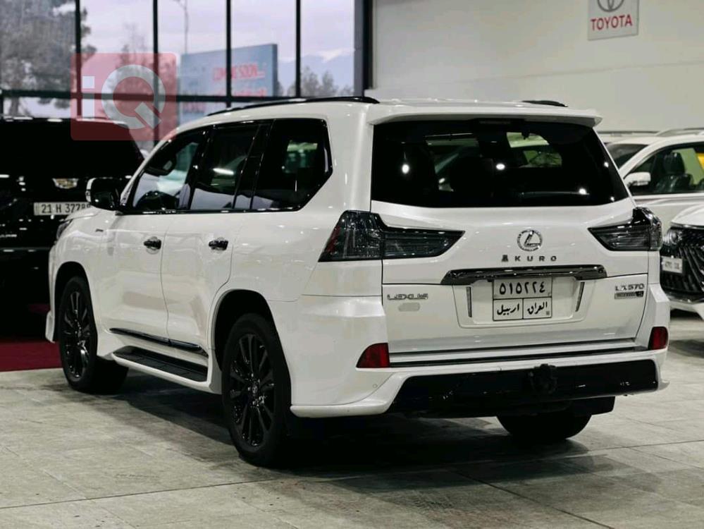لێکزس LX